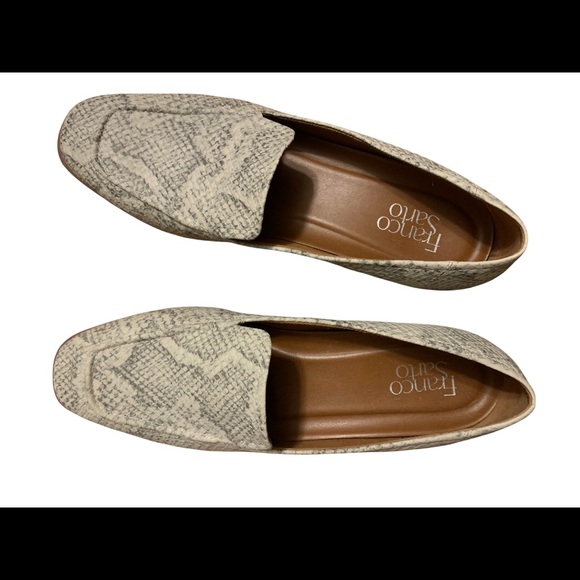 Franco Sarto Size 9 Gray and off-white snakeskin loafer - Picture 5 of 5